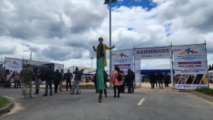 FERIAS-EXPOS-EVENTOS-PORTICO-LAYHER-DISENO-IMPRESION-SHOW-PRODUCTORA